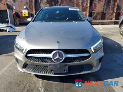 Piąte zdjęcie samochodu w środku: 2019 MERCEDES-BENZ A 220 VIN:WDD3G4EB8KW031948 - miniatura