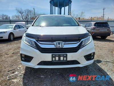 Piąte zdjęcie samochodu w środku: 2018 HONDA ODYSSEY EXL VIN:5FNRL6H75JB051743 - miniatura