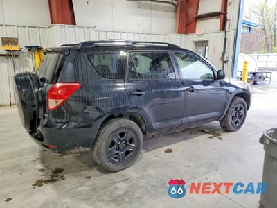 Trzecie zdjęcie samochodu z tyłu: 2006 TOYOTA RAV4 BASE VIN:JTMBD33VX66017870 - miniatura