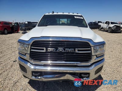 Piąte zdjęcie samochodu w środku: 2022 RAM 3500 TRADESMAN VIN:3C63RRGLXNG415344 - miniatura