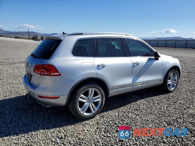 Trzecie zdjęcie samochodu z tyłu: 2012 VOLKSWAGEN TOUAREG V6 TDI VIN:WVGFK9BP2CD002781 - miniatura