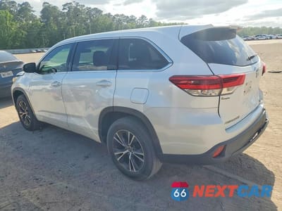 Drugie zdjęcie samochodu z przodu: 2017 TOYOTA HIGHLANDER LE VIN:5TDZARFH9HS027339 - miniatura