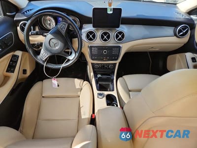 Zdjęcie 8 z 13 samochodu: 2016 MERCEDES-BENZ GLA 250 4MATIC VIN:WDCTG4GB4GJ197289 - miniatura