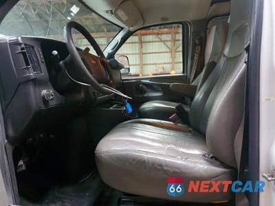 Zdjęcie 7 z 13 samochodu: 2014 GMC SAVANA G2500 VIN:1GTW7GCA5E1151887 - miniatura