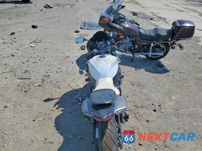 Zdjęcie 6 z 8 samochodu: 2008 SUZUKI GSX-R600 VIN:JS1GN7EA682110748 - miniatura