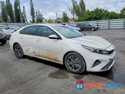 Czwarte zdjęcie samochodu z boku: 2024 KIA FORTE LXS VIN:3KPF24ADXRE727289 - miniatura