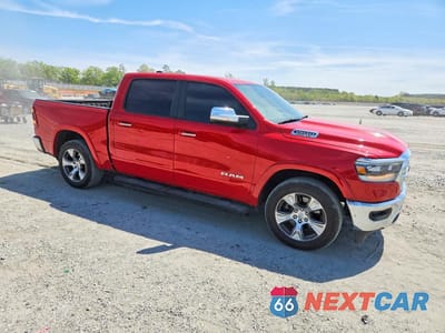 Czwarte zdjęcie samochodu z boku: 2020 RAM 1500 LARAMIE VIN:1C6SRFJT1LN393239 - miniatura