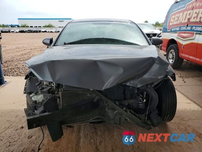 Piąte zdjęcie samochodu w środku: 2018 HYUNDAI ELANTRA SE VIN:KMHD74LF2JU449769 - miniatura