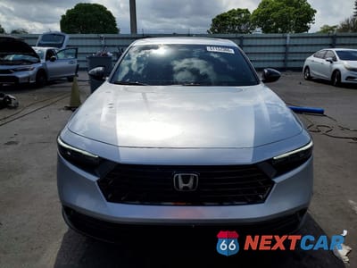 Piąte zdjęcie samochodu w środku: 2025 HONDA ACCORD HYBRID SPORT VIN:1HGCY2F50SA086185 - miniatura