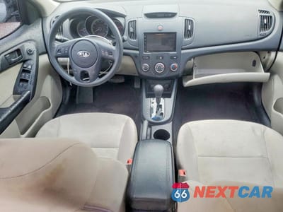 Zdjęcie 8 z 11 samochodu: 2010 KIA FORTE EX VIN:KNAFU4A26A5250768 - miniatura