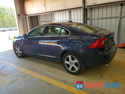 Drugie zdjęcie samochodu z przodu: 2013 VOLVO S60 T5 VIN:YV1612FS7D2180898 - miniatura