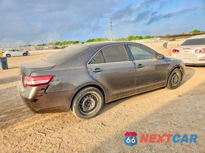 Trzecie zdjęcie samochodu z tyłu: 2011 TOYOTA CAMRY LE VIN:4T1BF3EK5BU775307 - miniatura