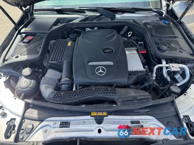 Zdjęcie 7 z 10 samochodu: 2015 MERCEDES-BENZ C 300 4MATIC VIN:55SWF4KBXFU006816 - miniatura