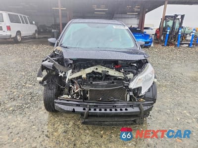 Piąte zdjęcie samochodu w środku: 2015 NISSAN VERSA NOTE SL VIN:3N1CE2CP3FL433569 - miniatura