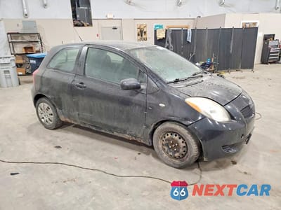 Czwarte zdjęcie samochodu z boku: 2008 TOYOTA YARIS BASE VIN:JTDJT923585216335 - miniatura