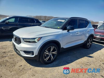 2021 VOLVO XC40 T5 R-DESIGN YV4162UM9M2563034 - główne zdjęcie licytacji z USA - miniatura