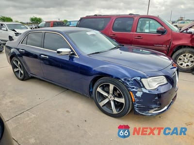 Czwarte zdjęcie samochodu z boku: 2017 CHRYSLER 300C VIN:2C3CCAEG8HH579766 - miniatura