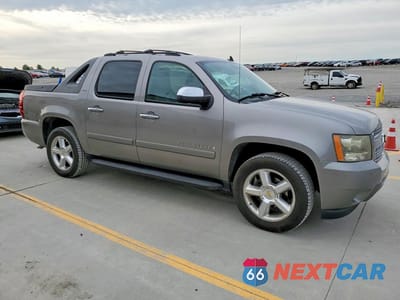 Czwarte zdjęcie samochodu z boku: 2008 CHEVROLET AVALANCHE K1500 VIN:3GNFK123X8G160516 - miniatura
