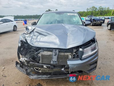 Piąte zdjęcie samochodu w środku: 2018 VOLKSWAGEN TIGUAN SE VIN:3VV3B7AXXJM070374 - miniatura
