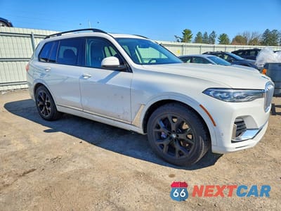 Czwarte zdjęcie samochodu z boku: 2020 BMW X7 XDRIVE40I VIN:5UXCW2C0XL9C84046 - miniatura