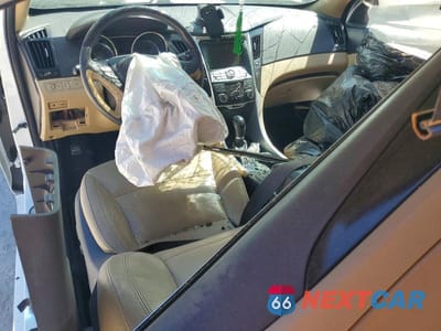 Zdjęcie 8 z 13 samochodu: 2013 HYUNDAI SONATA LIMITED VIN:5NPEC4AC7DH577694 - miniatura