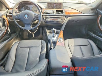 Zdjęcie 8 z 12 samochodu: 2013 BMW 328 XI VIN:WBA3B3C57DF537528 - miniatura