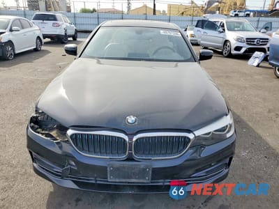 Piąte zdjęcie samochodu w środku: 2018 BMW 530E VIN:WBAJA9C56JB034377 - miniatura