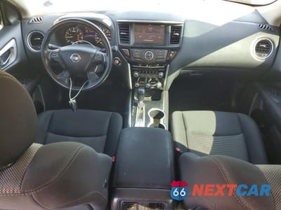 Zdjęcie 8 z 13 samochodu: 2017 NISSAN PATHFINDER SV VIN:5N1DR2MN8HC906220 - miniatura