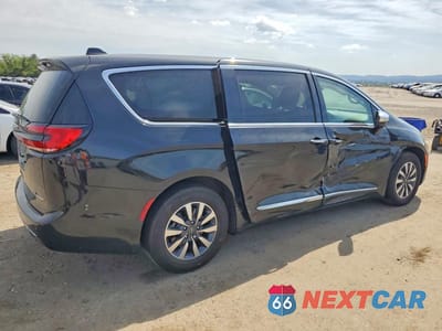 Trzecie zdjęcie samochodu z tyłu: 2023 CHRYSLER PACIFICA HYBRID LIMITED VIN:2C4RC1S75PR622687 - miniatura