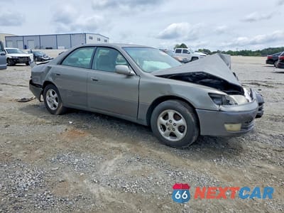 Czwarte zdjęcie samochodu z boku: 1998 LEXUS ES 300 BASE VIN:JT8BF28G5W5021909 - miniatura