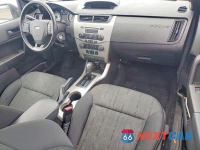 Zdjęcie 8 z 11 samochodu: 2010 FORD FOCUS SE VIN:1FAHP3CN9AW116776 - miniatura