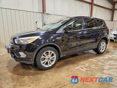 2017 FORD ESCAPE SE 1FMCU0GD9HUC17167 - główne zdjęcie licytacji z USA - miniatura