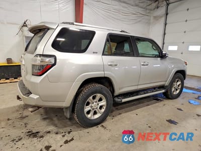 Trzecie zdjęcie samochodu z tyłu: 2016 TOYOTA 4RUNNER SR5 VIN:JTEBU5JR4G5350652 - miniatura