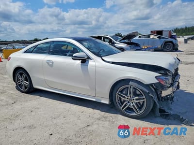 Czwarte zdjęcie samochodu z boku: 2019 MERCEDES-BENZ E 450 4MATIC VIN:WDD1J6JB7KF094663 - miniatura