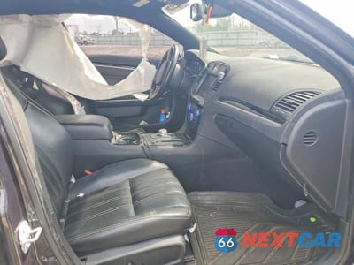 Zdjęcie 7 z 12 samochodu: 2019 CHRYSLER 300 S VIN:2C3CCAGGXKH536857 - miniatura