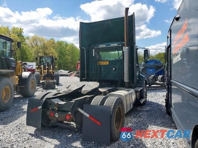 Czwarte zdjęcie samochodu z boku: 2015 MACK CXU612 SEMI TRUCK VIN:1M1AW01X2FM007130 - miniatura