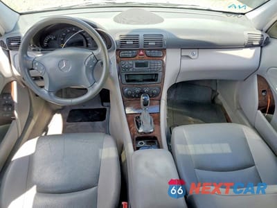 Zdjęcie 8 z 11 samochodu: 2003 MERCEDES-BENZ C 240 VIN:WDBRF61J63A470885 - miniatura