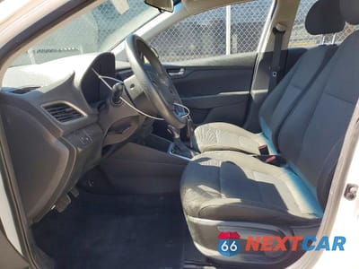 Zdjęcie 7 z 12 samochodu: 2018 HYUNDAI ACCENT SE VIN:3KPC24A32JE033212 - miniatura