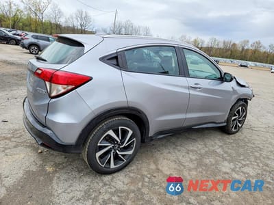 Trzecie zdjęcie samochodu z tyłu: 2020 HONDA HR-V SPORT VIN:3CZRU6H15LM718392 - miniatura