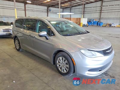 Czwarte zdjęcie samochodu z boku: 2018 CHRYSLER PACIFICA L VIN:2C4RC1AGXJR125384 - miniatura