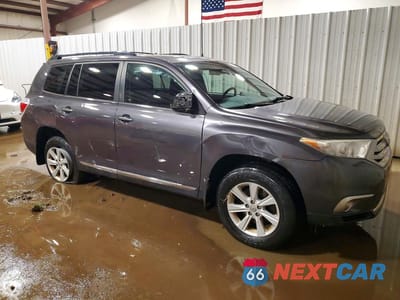 Czwarte zdjęcie samochodu z boku: 2012 TOYOTA HIGHLANDER SE VIN:5TDBK3EH9CS139130 - miniatura