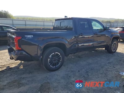 Trzecie zdjęcie samochodu z tyłu: 2025 TOYOTA TACOMA TRD SPORT VIN:3TMLB5JN4SM144777 - miniatura