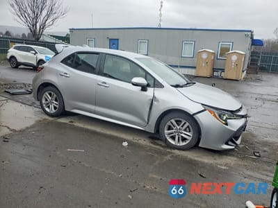 Czwarte zdjęcie samochodu z boku: 2019 TOYOTA COROLLA HATCHBACK SE VIN:JTNK4RBE8K3071163 - miniatura