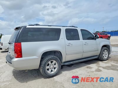 Trzecie zdjęcie samochodu z tyłu: 2011 GMC YUKON XL VIN:1GKS2KE36BR176734 - miniatura
