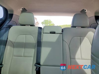 Zdjęcie 10 z 13 samochodu: 2019 VOLVO XC40 T5 MOMENTUM VIN:YV4162XZ9K2013255 - miniatura