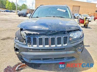 Piąte zdjęcie samochodu w środku: 2017 JEEP COMPASS SPORT VIN:1C4NJCBA8HD153241 - miniatura