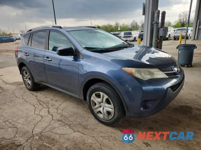 Czwarte zdjęcie samochodu z boku: 2014 TOYOTA RAV4 LE VIN:JTMBFREV4ED067863 - miniatura