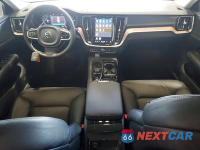 Zdjęcie 8 z 13 samochodu: 2023 VOLVO S60 PLUS VIN:7JRH60FL8PG234330 - miniatura