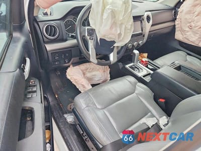 Zdjęcie 8 z 12 samochodu: 2016 TOYOTA TUNDRA CREWMAX SR5 VIN:5TFEW5F1XGX197729 - miniatura