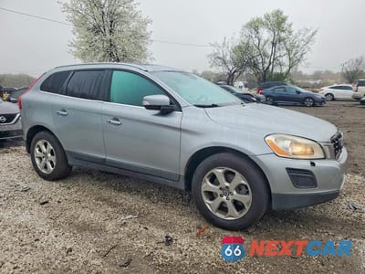 Czwarte zdjęcie samochodu z boku: 2013 VOLVO XC60 3.2 VIN:YV4952DL2D2381656 - miniatura